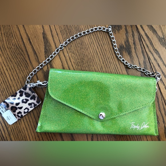 trophy queen Bags Nwt Trophy Queen Lime Green Animal Print Lined
